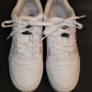 PUMA Sneakers